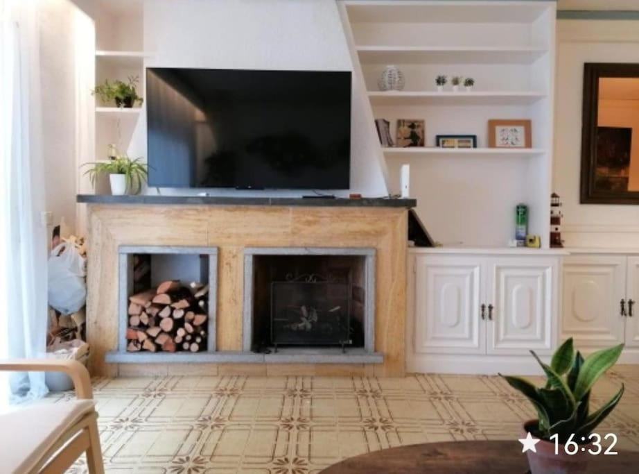 Spacious Family Flat Centrally Located. Apartamento Palamós