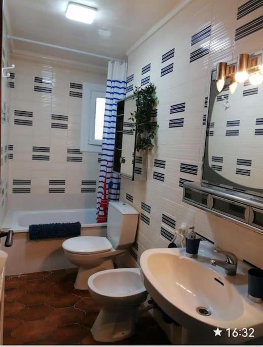 Spacious Family Flat Centrally Located. Palamós