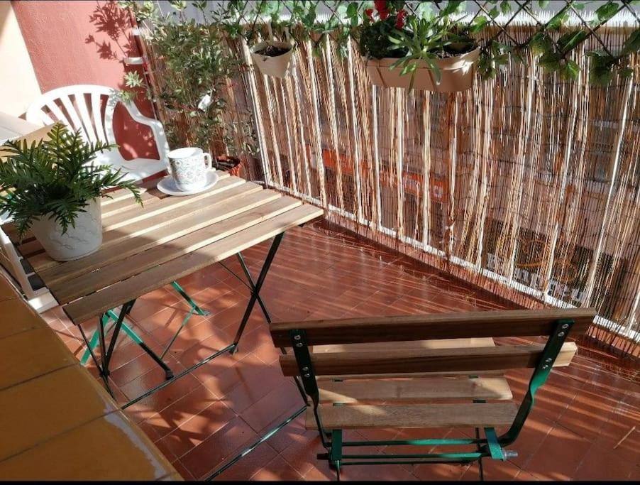 Spacious Family Flat Centrally Located. Apartamento Palamós
