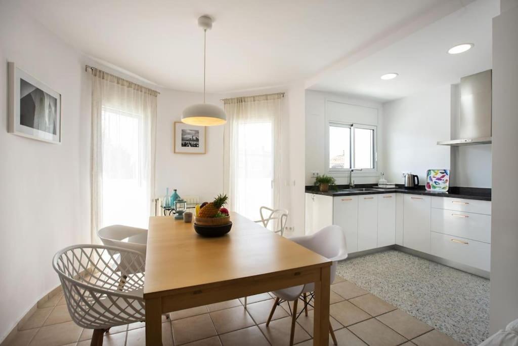 1001 4 Personas By Homeselectspain Empuriabrava