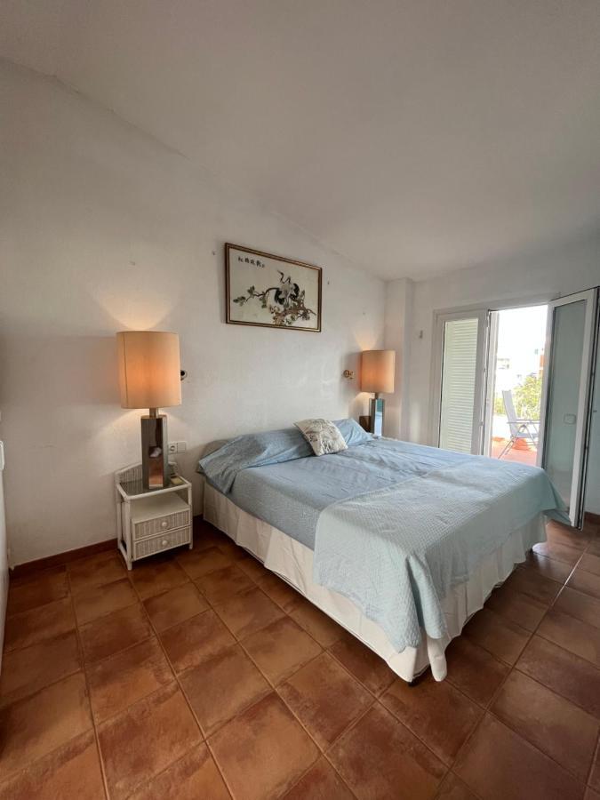 Attic In , With Parking Apartment *