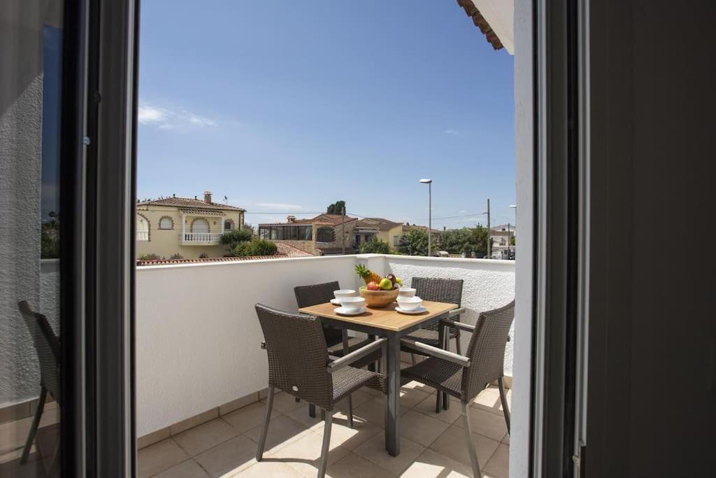 1001 4 Personas By Homeselectspain Apartment Empuriabrava