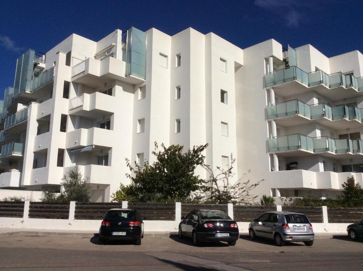 2 Beds, 2 Baths With Great Views And Pool *