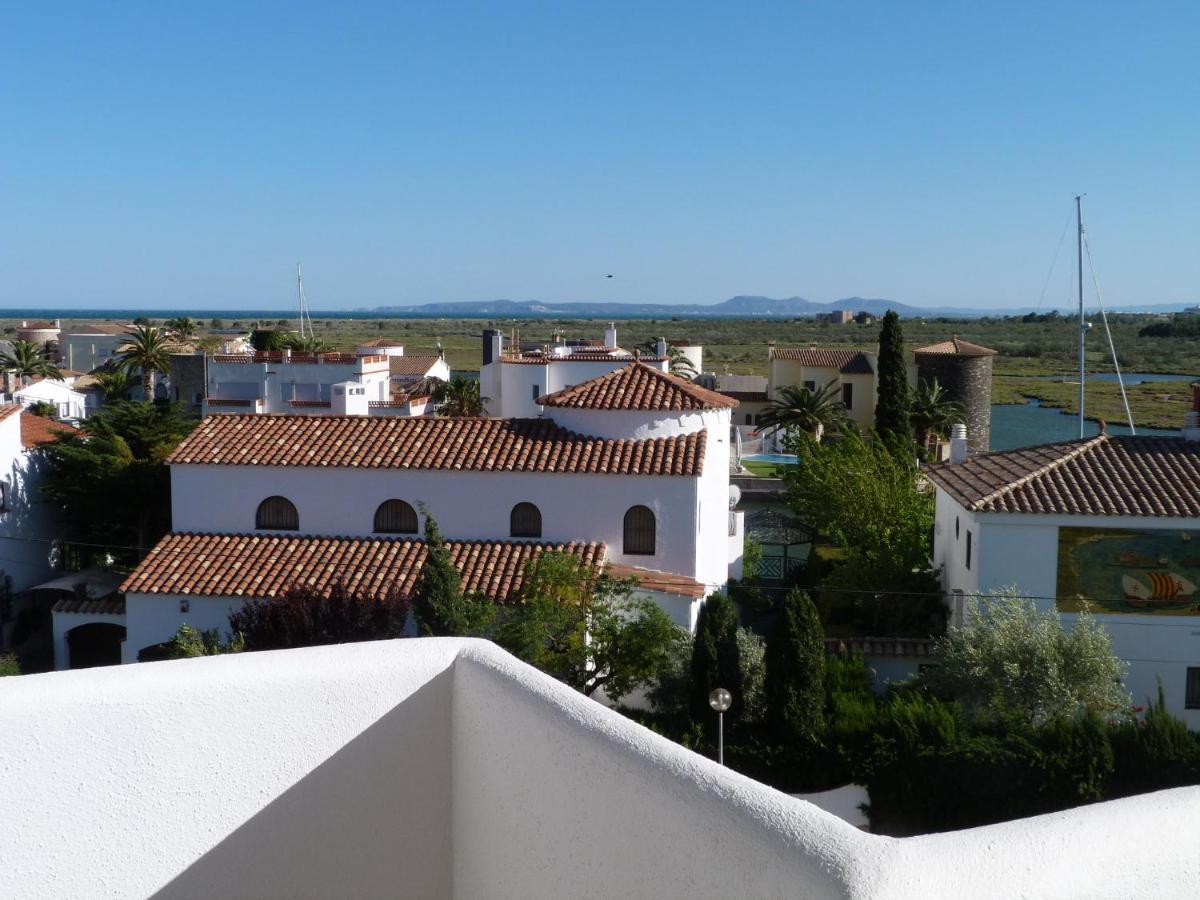 Apartment 2 Beds, 2 Baths With Great Views And Pool *