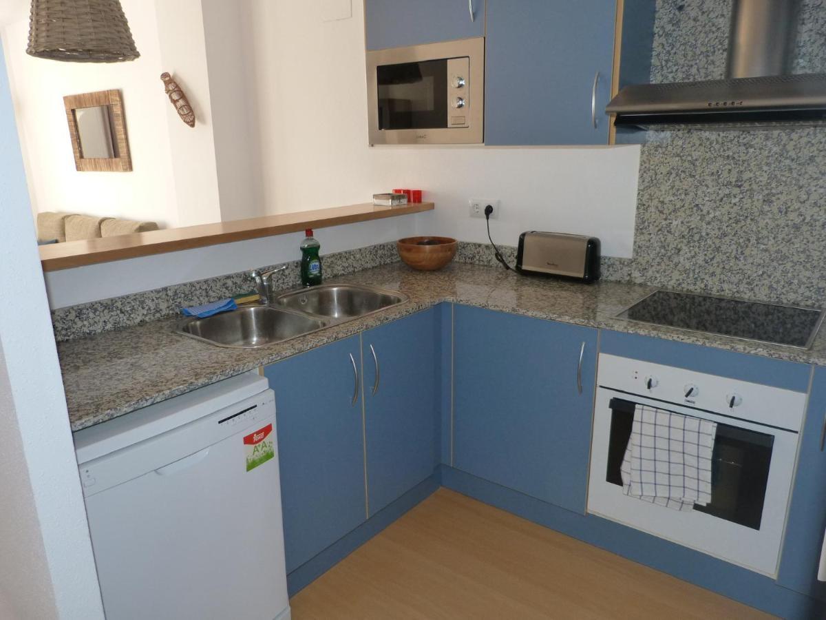 2 Beds, 2 Baths With Great Views And Pool * Roses