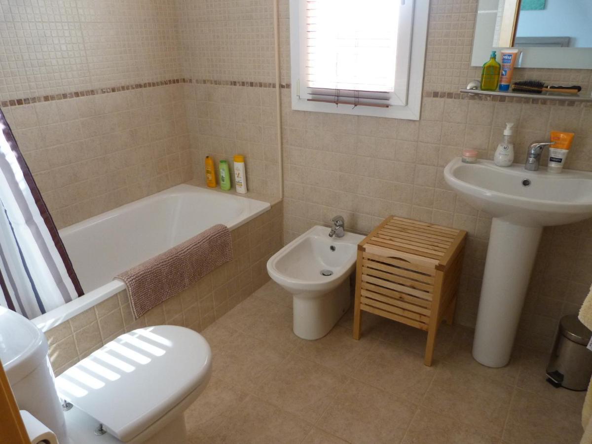 Apartment 2 Beds, 2 Baths With Great Views And Pool Roses