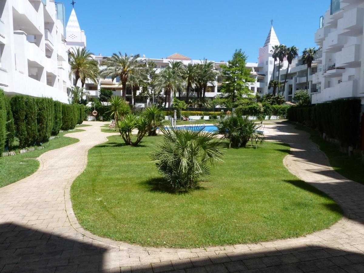 Apartment 2 Beds, 2 Baths With Great Views And Pool *