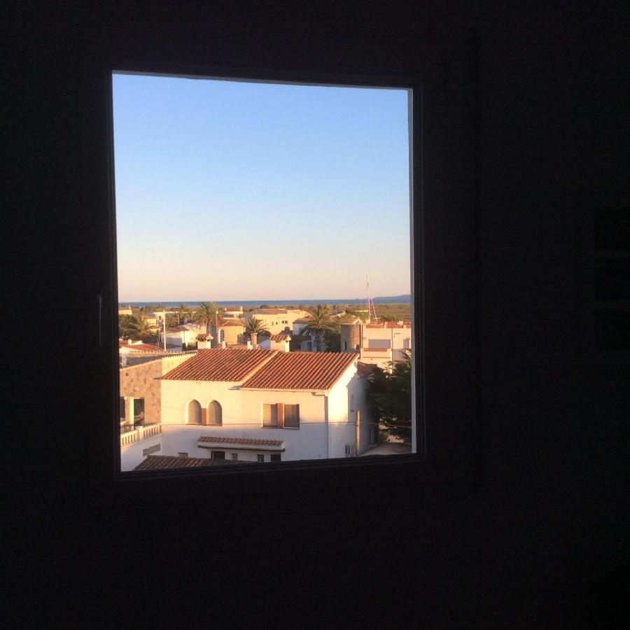 2 Beds, 2 Baths With Great Views And Pool Apartment
