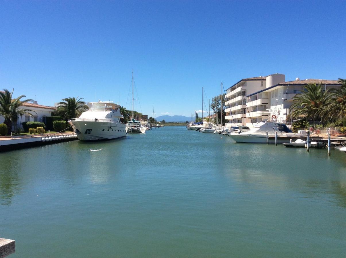 Apartment 2 Beds, 2 Baths With Great Views And Pool *