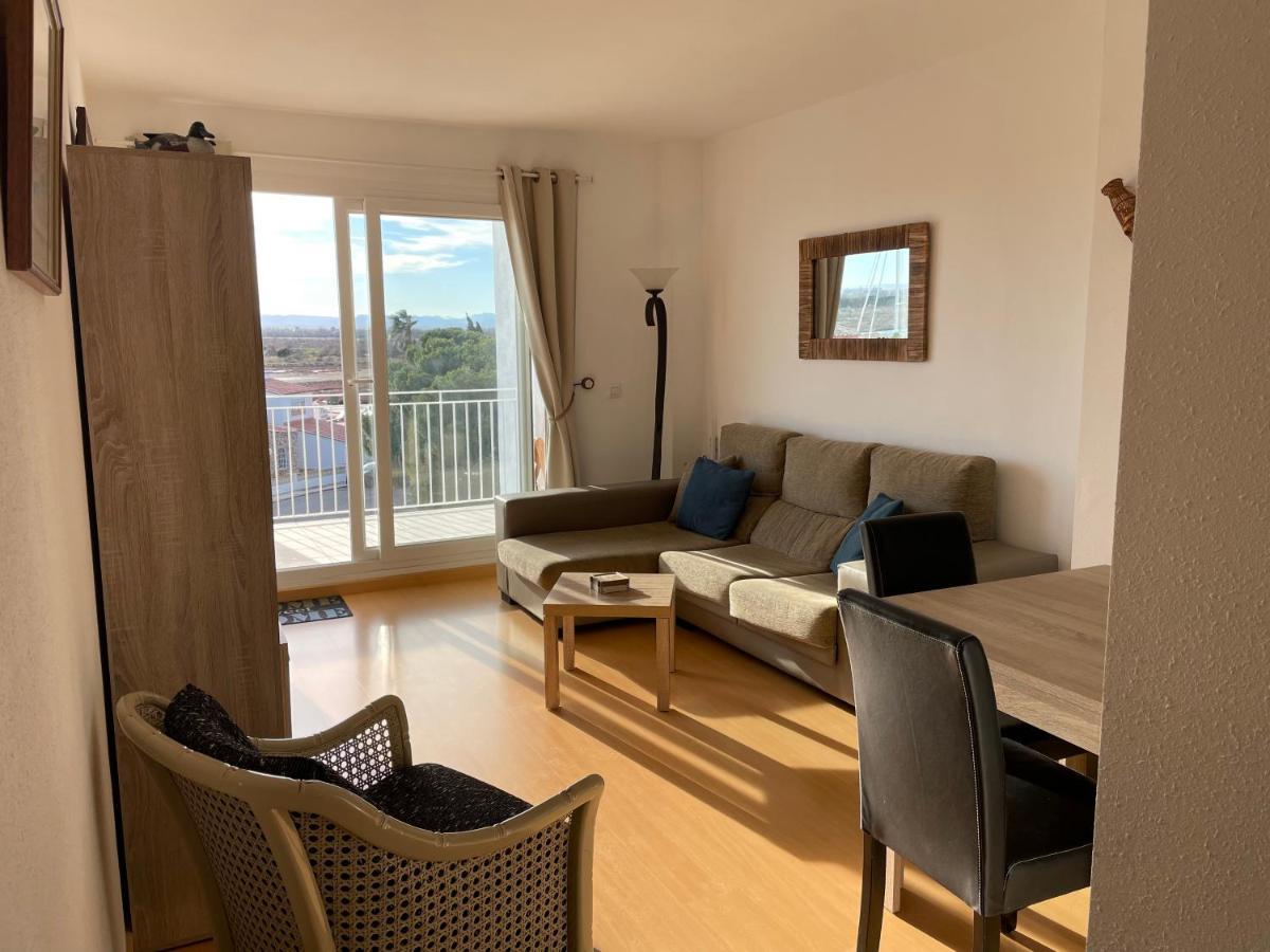 2 Beds, 2 Baths With Great Views And Pool Apartment
