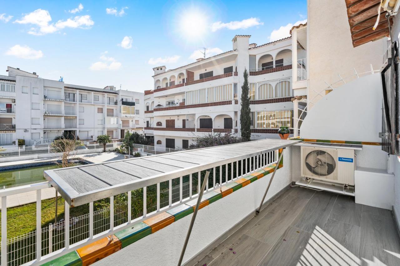 Apartamento En El Centro Con Terraza Y Piscina Ampuriabrava