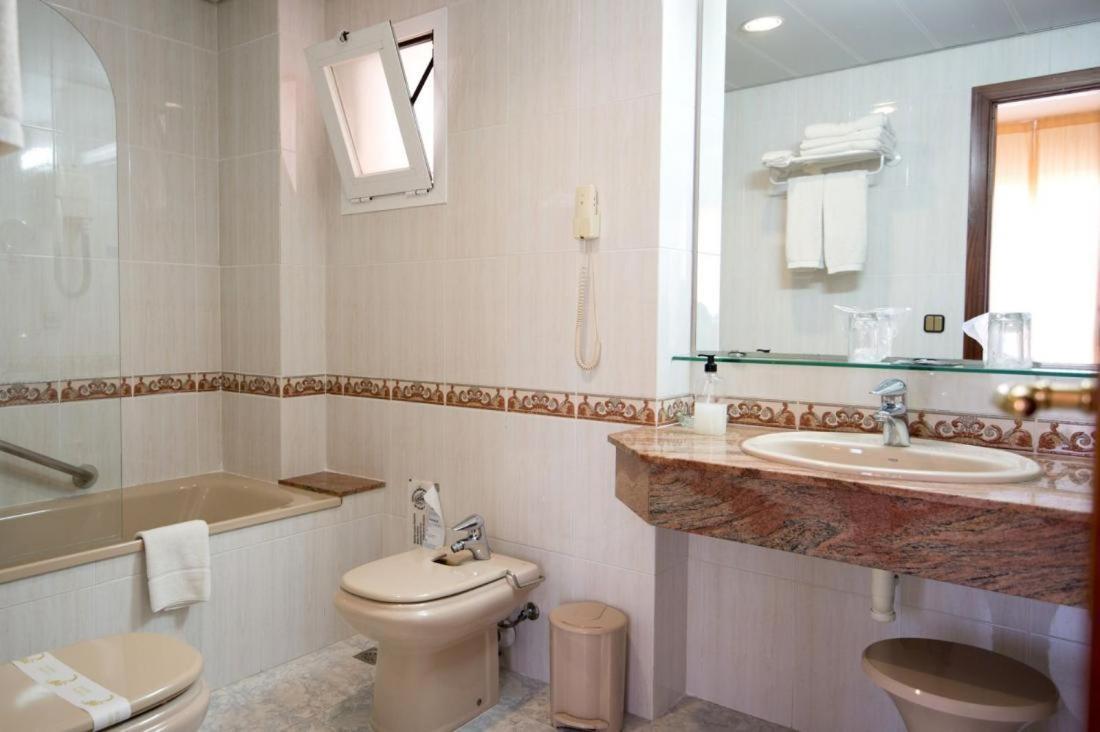 Placa 3* Sant Feliu de Guixols