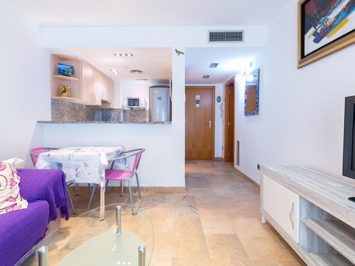 Apartamento En Roses: Frente Al Mar, Terraza, Piscina, Aire Acondicionado Y Wifi - Es-228-103