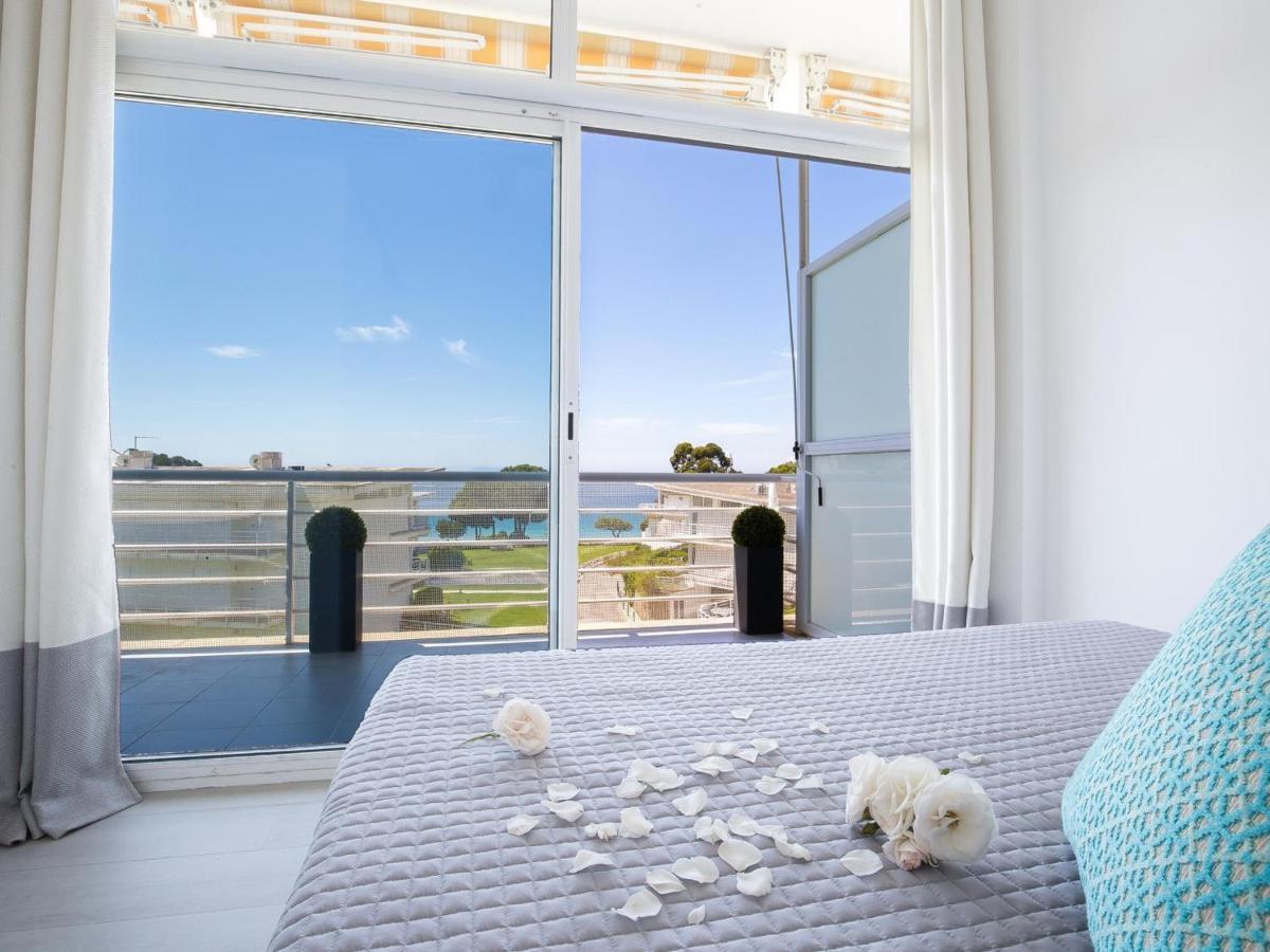 Magnifico Renovado En Primera Linea De Playa Con Terraza, Piscina Y Parking, - Es-228-109 Apartment