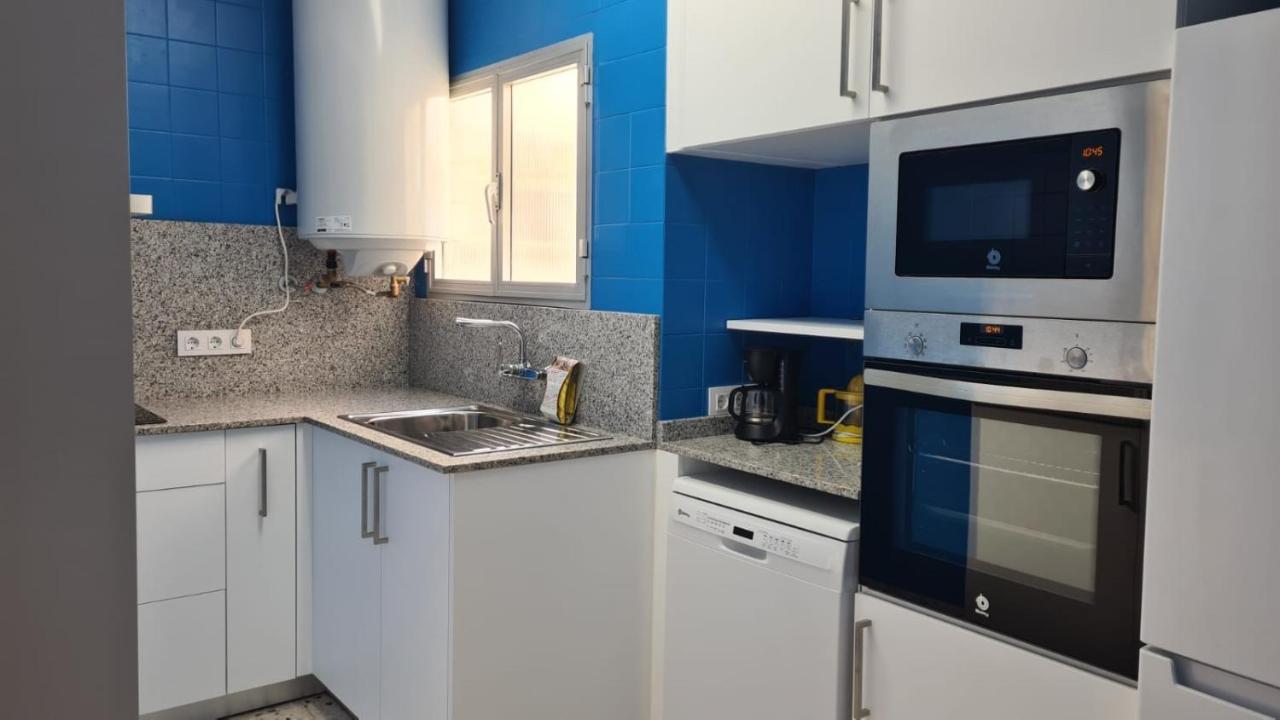 Agi Avenida Apartamento Rosas
