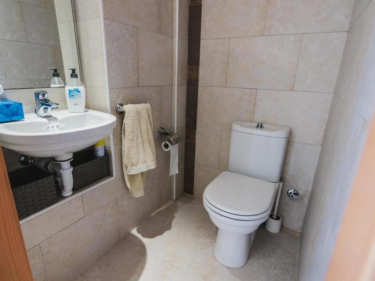 Apartamento Guillem De Bergueda - Atico En La Zona De Grifeu Con Gran Terraza Y Vistas Al Mar. - Es-228-61