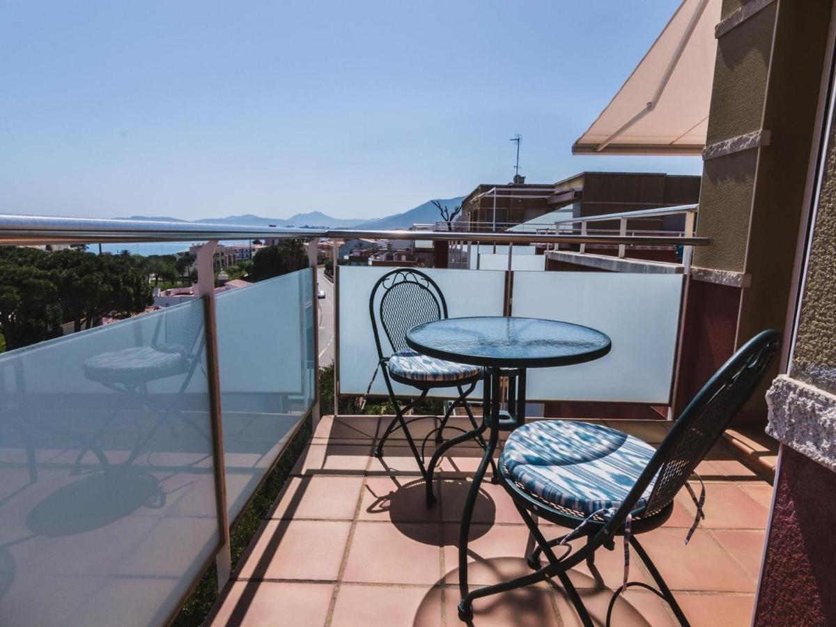 Apartamento Guillem De Bergueda - Atico En La Zona De Grifeu Con Gran Terraza Y Vistas Al Mar. - Es-228-61