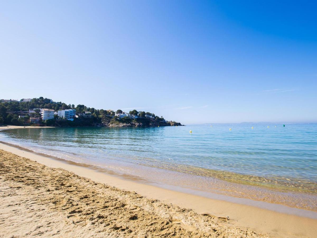 Magnifico Renovado En Primera Linea De Playa Con Terraza, Piscina Y Parking, - Es-228-109 Apartment *
