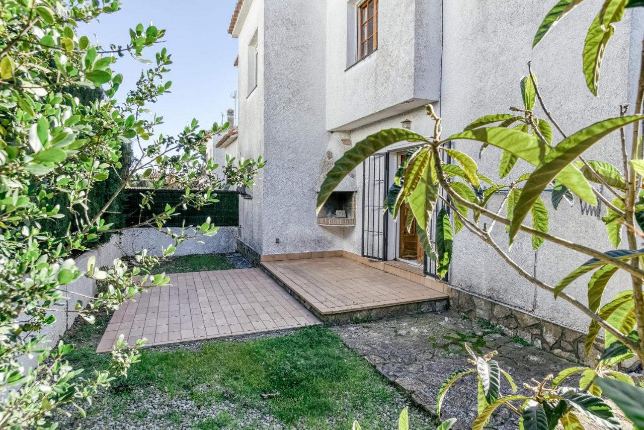 La Flor Con Piscina Holiday home *