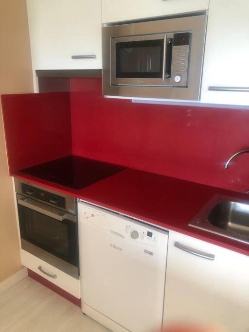Apartamento Nuevo. Reformado Con Vistas Panoramicas Y Piscina *