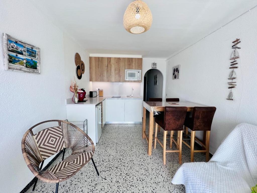 Apartment Sylvia 4a - Estudio En Primera Linea De Mar - Centrico - Terraza Vista Mar - Playa - Wifi Empuriabrava