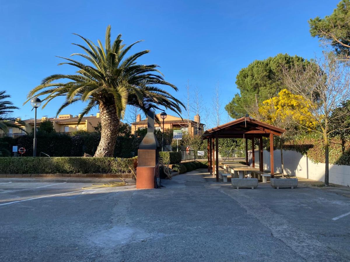 Per Parelles Reformat Amb Piscina Apartamento *