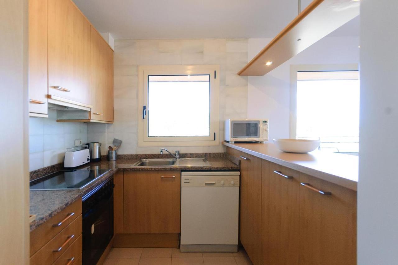 Pool And Sea Views With 1 Parking Space Apartment *