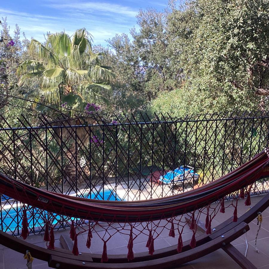 Cosy With Swimming Pool And Spacious Private Terrace *