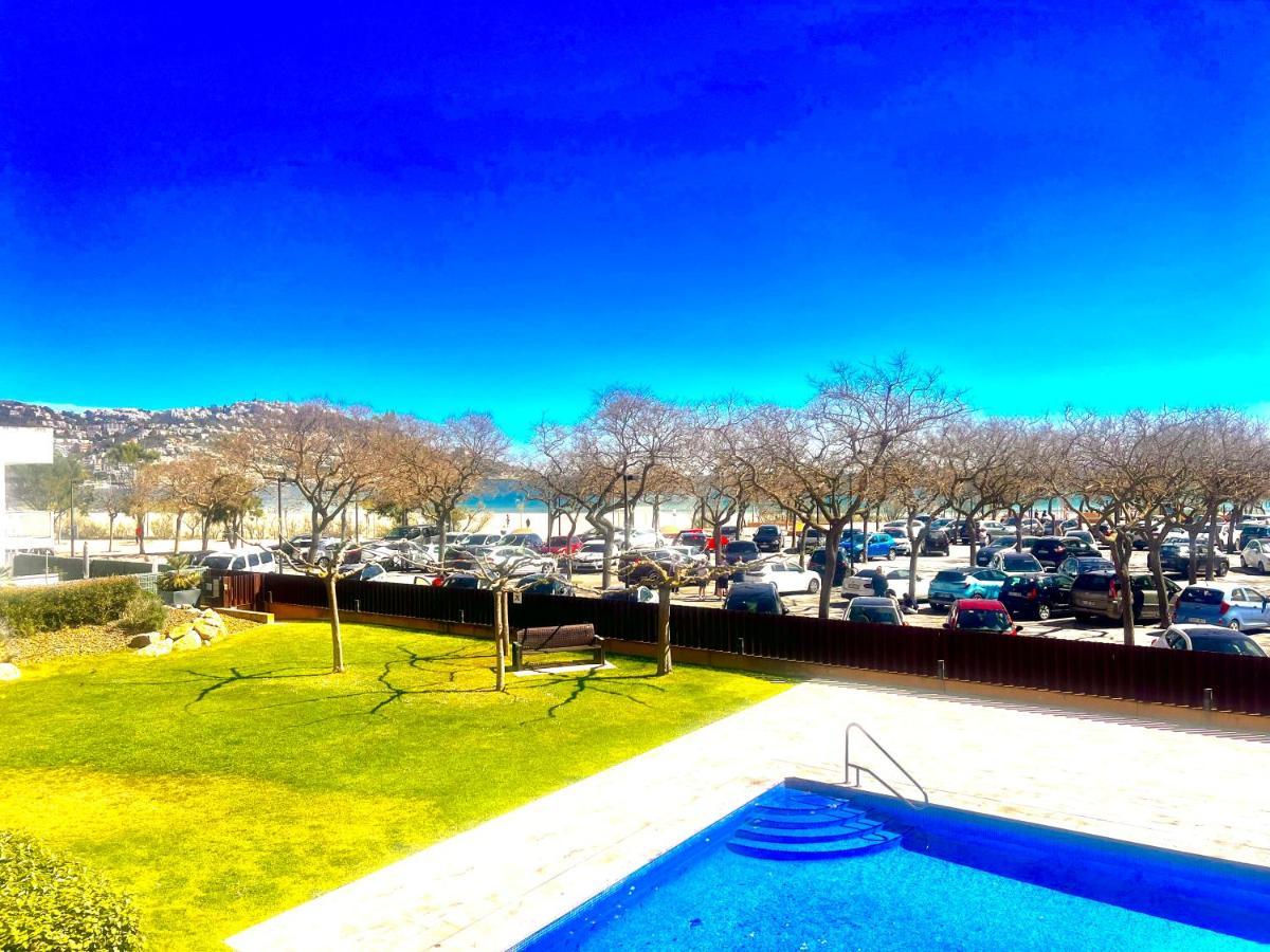 Beautiful 75m2 With View At The Beach, Pool, Parking Apartamento *