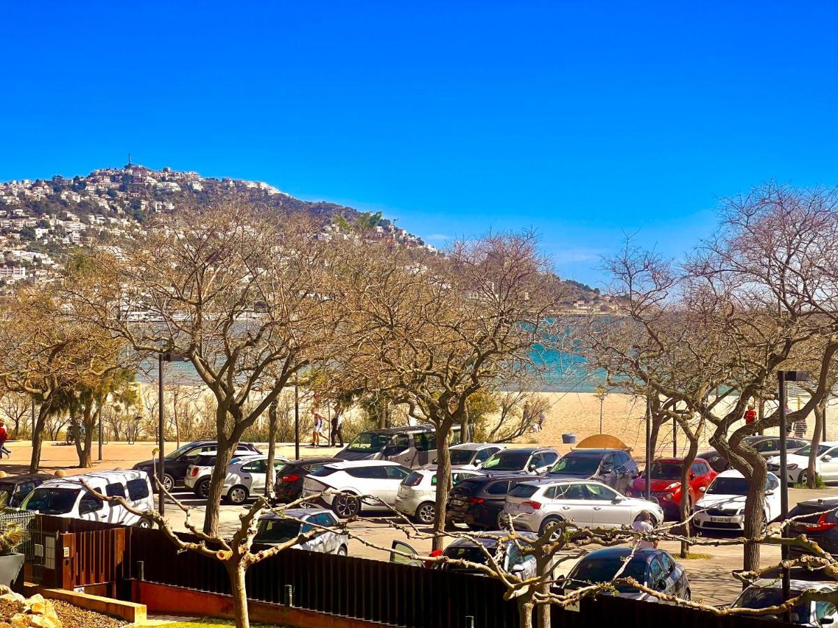 Beautiful 75m2 With View At The Beach, Pool, Parking Apartamento