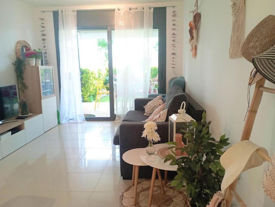 Apartment En Primera Linea De Mar Roses