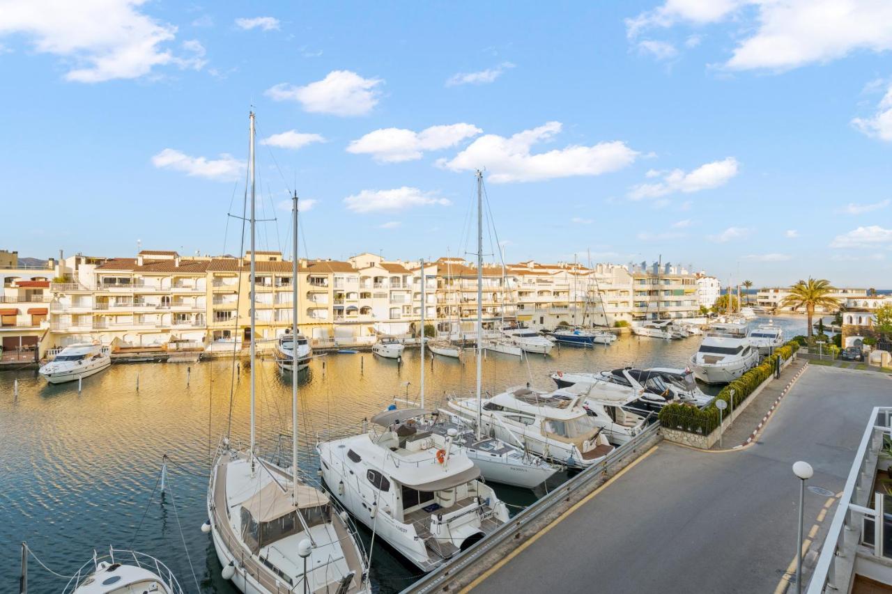 Apartamento Welcs 055 Emp Con Terraza Y Vistas Al Canal Ampuriabrava