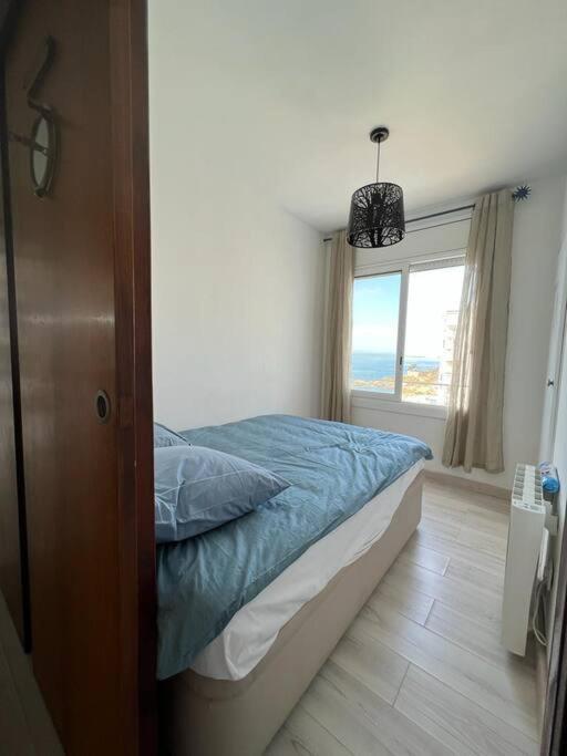 Les Pieds Dans L'eau, La Tete Dans Les Nuages, Apartment Roses
