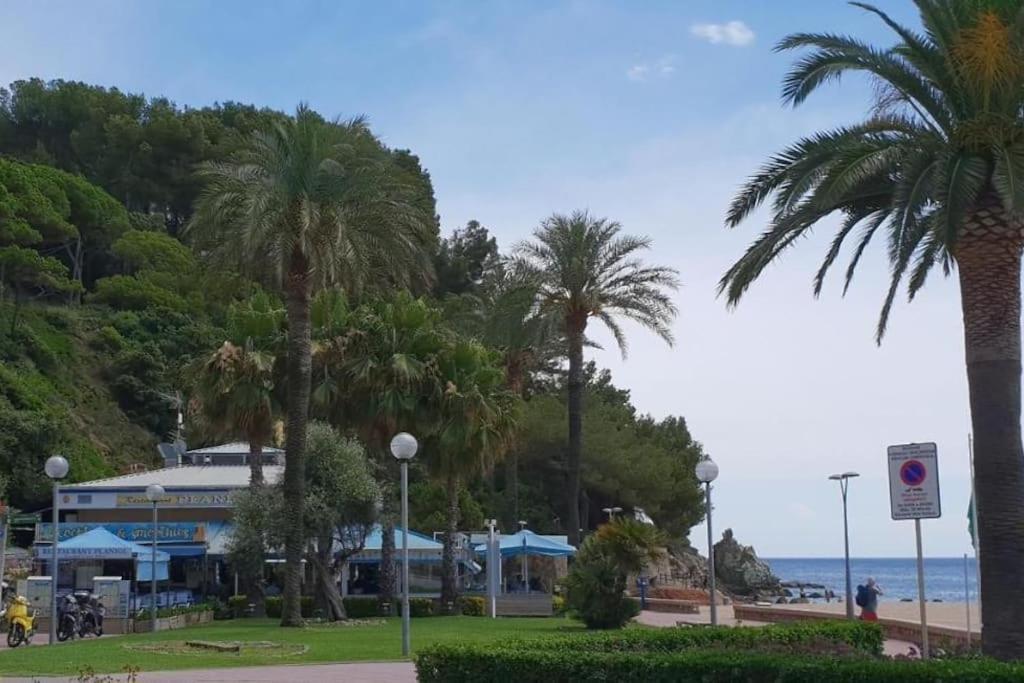Somriu Fenals Platja Apartamento *