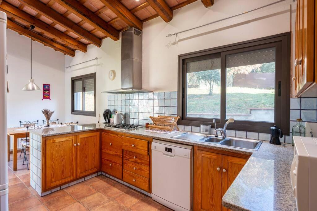 Casa Con Piscina Cerca De Holiday home Girona