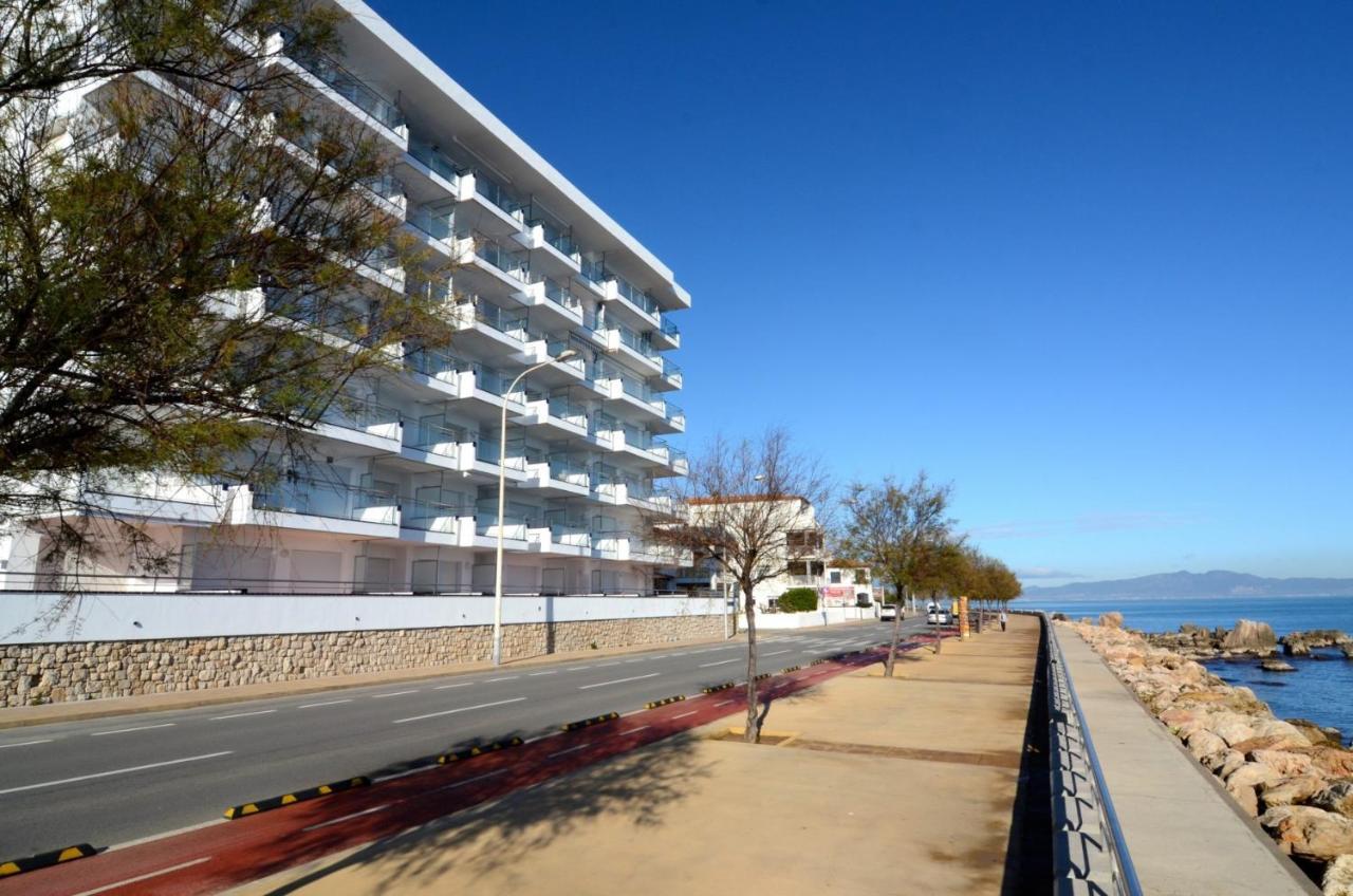Front Mar - * L'Escala