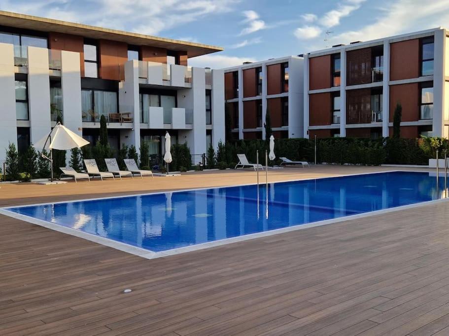 Apartamento Espectacular Piso Nuevo Con Piscina *