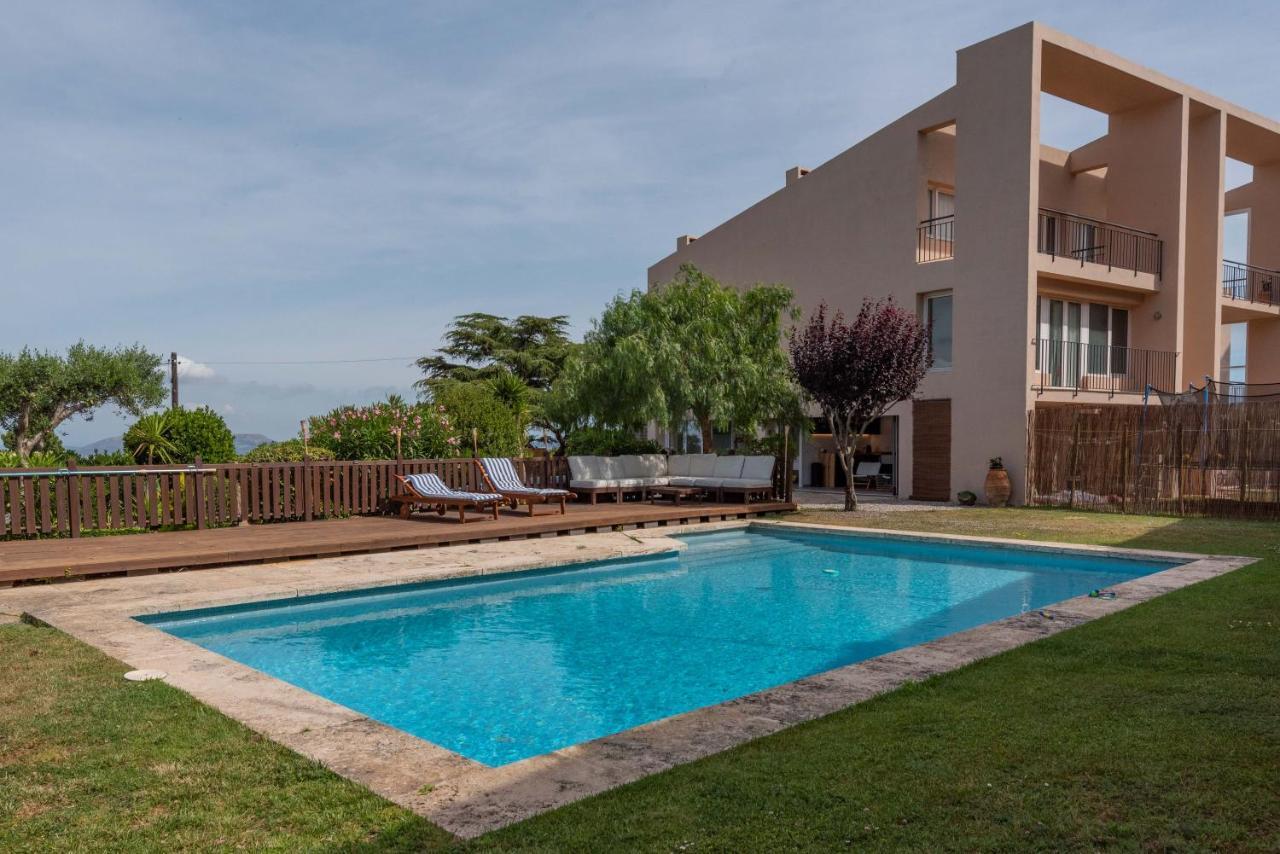 Romantic Modern Private Swimming Pool 5 Min Walk From Centre