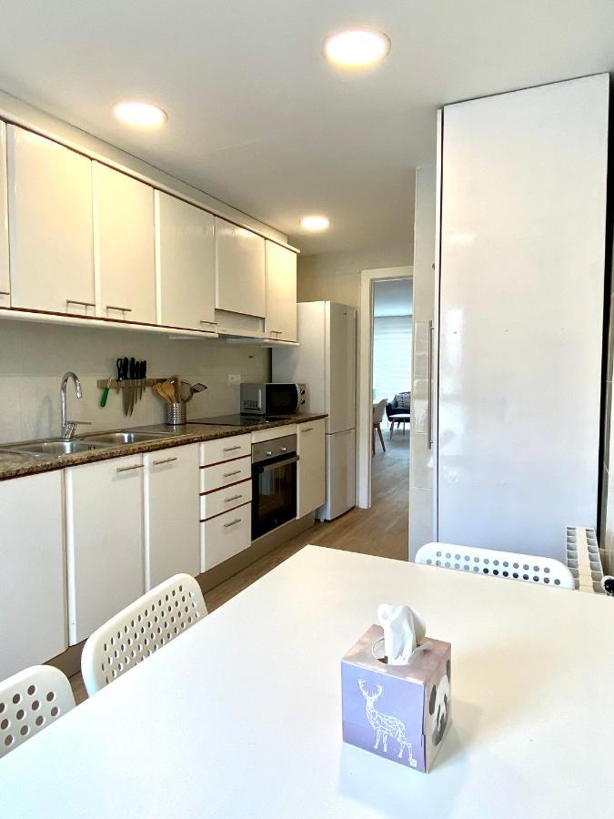 Con 3 Habitaciones, Terraza Y Jardin Comunitario Con Piscina En Sant Antoni De Calonge
