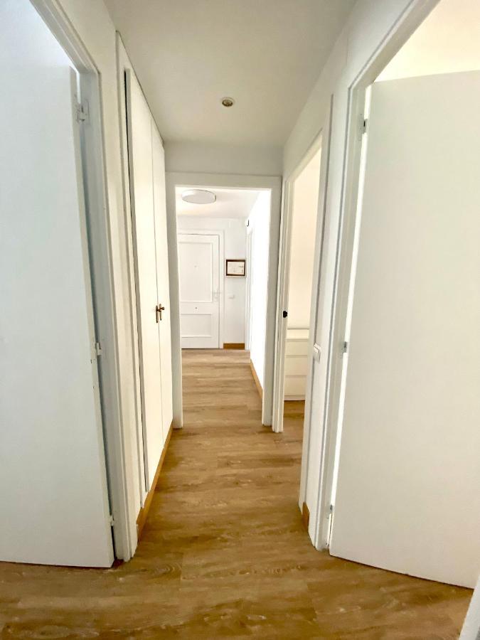 Apartamento Con 3 Habitaciones, Terraza Y Jardin Comunitario Con Piscina En