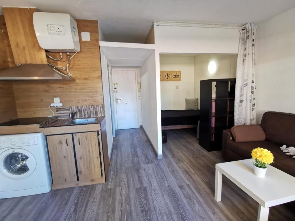 Estudio Para Disfrutar De Unas Vacaciones Inolvidables! * Roses
