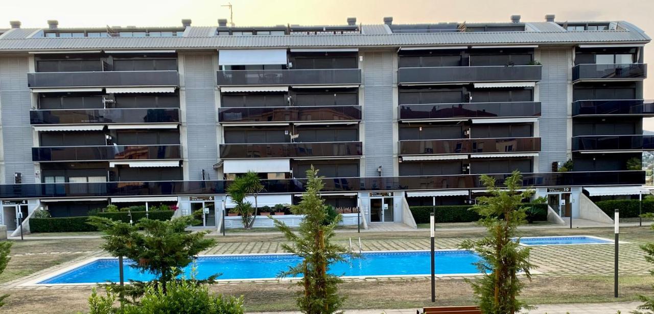 Apartamento Con 3 Habitaciones, Terraza Y Jardin Comunitario Con Piscina En Sant Antoni De Calonge