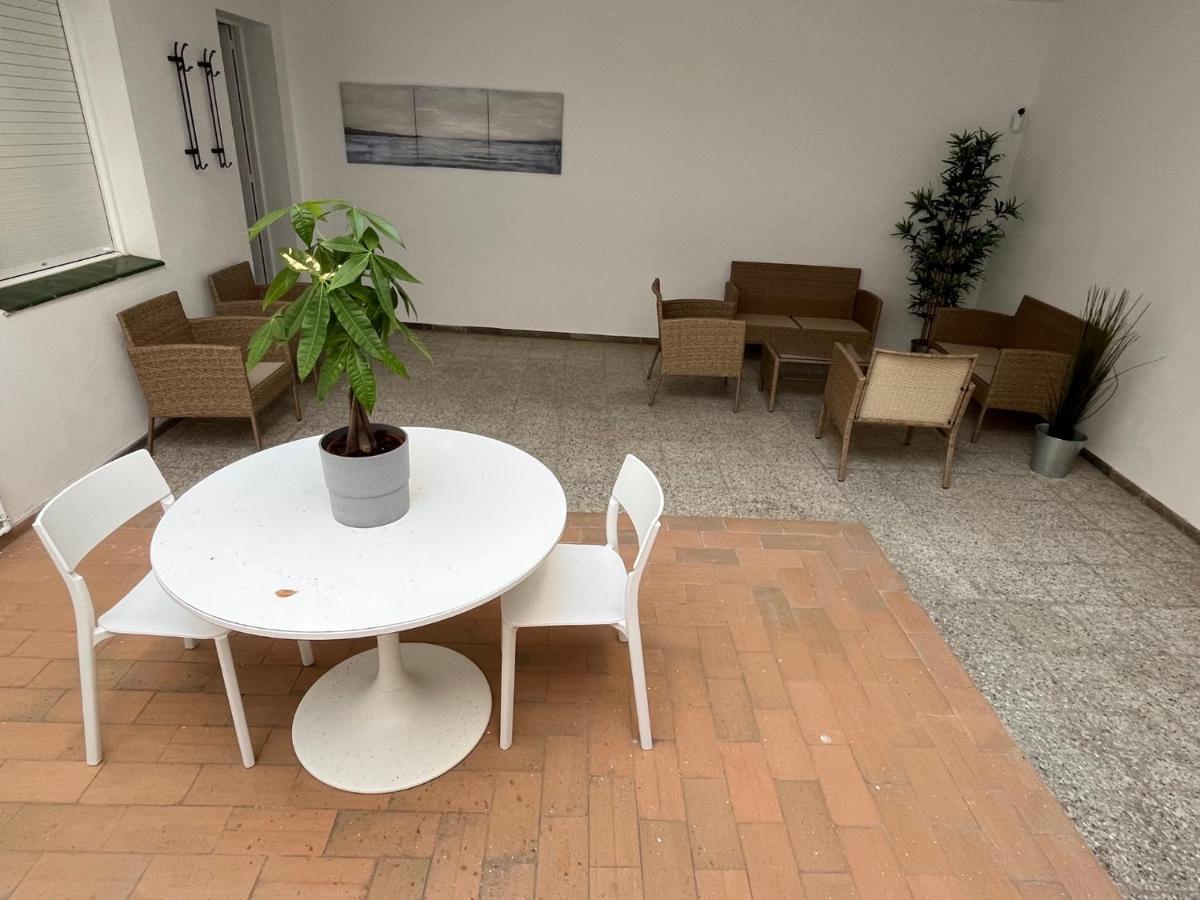 Center 3 Apartment *