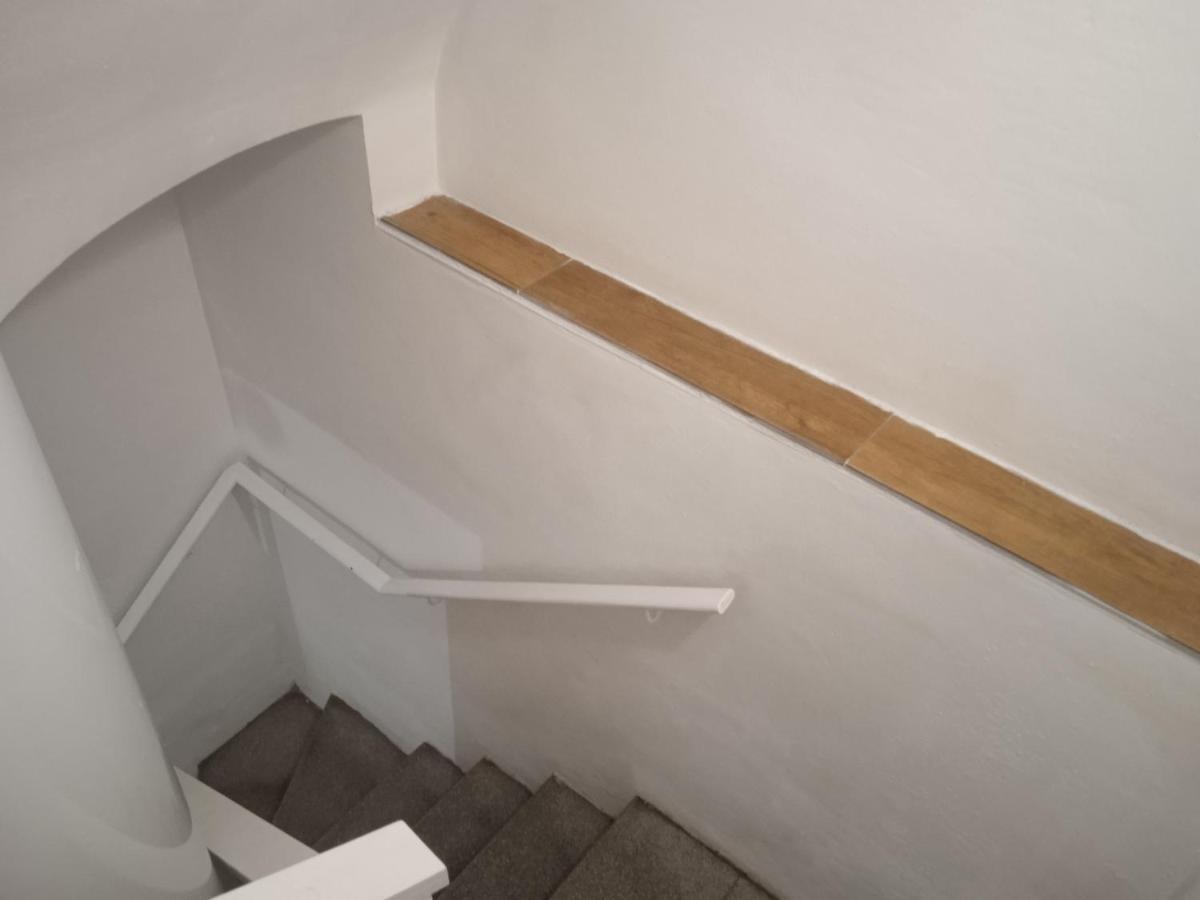 Economica Con Bano Privado En Pleno Centro De Figueres (Girona)