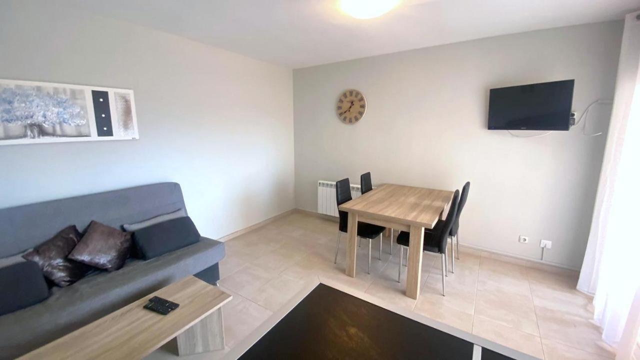 Olimpe 2 8 Apartment Roses