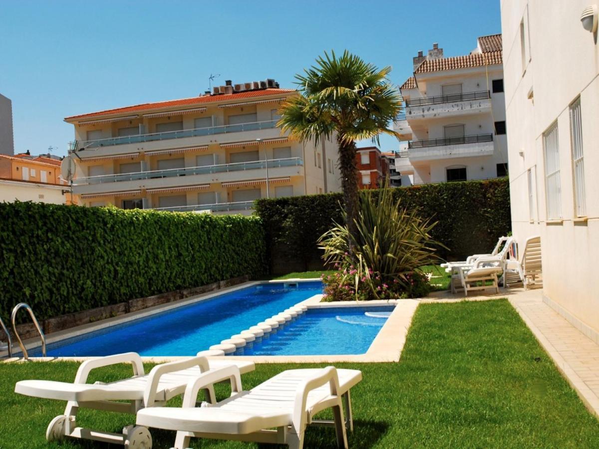 Brises Del Mar 3-3 *
