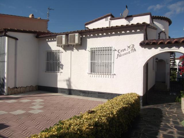 Amb Amarre I Jardi * Empuriabrava