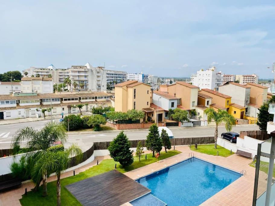 Luminoso Con Piscina Apartment Roses