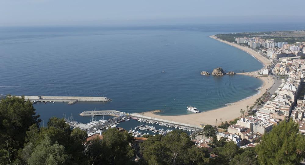 Pierre & Vacances Blanes Playa Apartment *