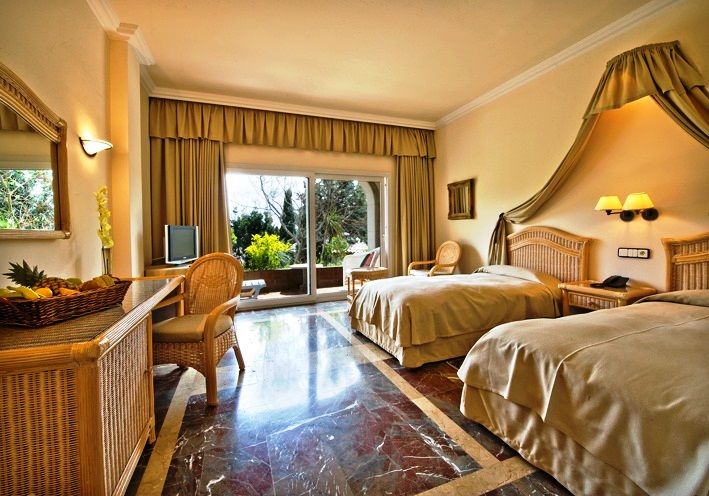 Eden Roc & By Brava Hotel 4*